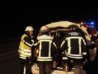 Reinbek, A24, Unfall, Eingeklemmt, Einsatz, Feuerwehr, Lebensgefahr, Schwanger