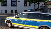 Messerstecherei, Lübeck, ZOB, lebensgefahr, schwer verletzt, Rücken, Bauch, Stich, Messer