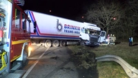 Unfall, LKW, Lübeck, Diesel, Tank, Leck, Sperrung, Feuerwehr, A1, Moisling, Abfahrt