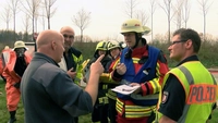 BAB 21, Schwefelsäure, Tanklastzug, Gefahrgut, Feuerwehr, Vollsperrung