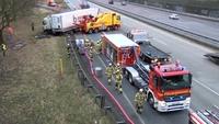 Unfall, LKW, Lübeck, Diesel, Tank, Leck, Sperrung, Feuerwehr, A1, Moisling, Abfahrt