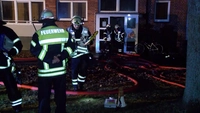 Feuer, Bargteheide, Brandstiftung, Notunterkunft, Stadt, städtisch, Tür, Treppenhaus, verraucht, Evakuierung, SEG, LNA