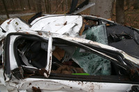 A1, Unfall, Überschlag, Baum, schwer beschädigt, Verletzt