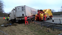 Unfall, LKW, Lübeck, Diesel, Tank, Leck, Sperrung, Feuerwehr, A1, Moisling, Abfahrt