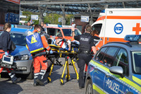 Messerstecherei, Lübeck, ZOB, lebensgefahr, schwer verletzt, Rücken, Bauch, Stich, Messer