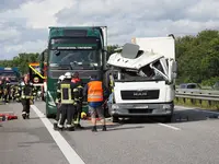 A1, BAB 1, Neustadt, Unfall, Lkw-Unfall, Crash, Lebensgefahr